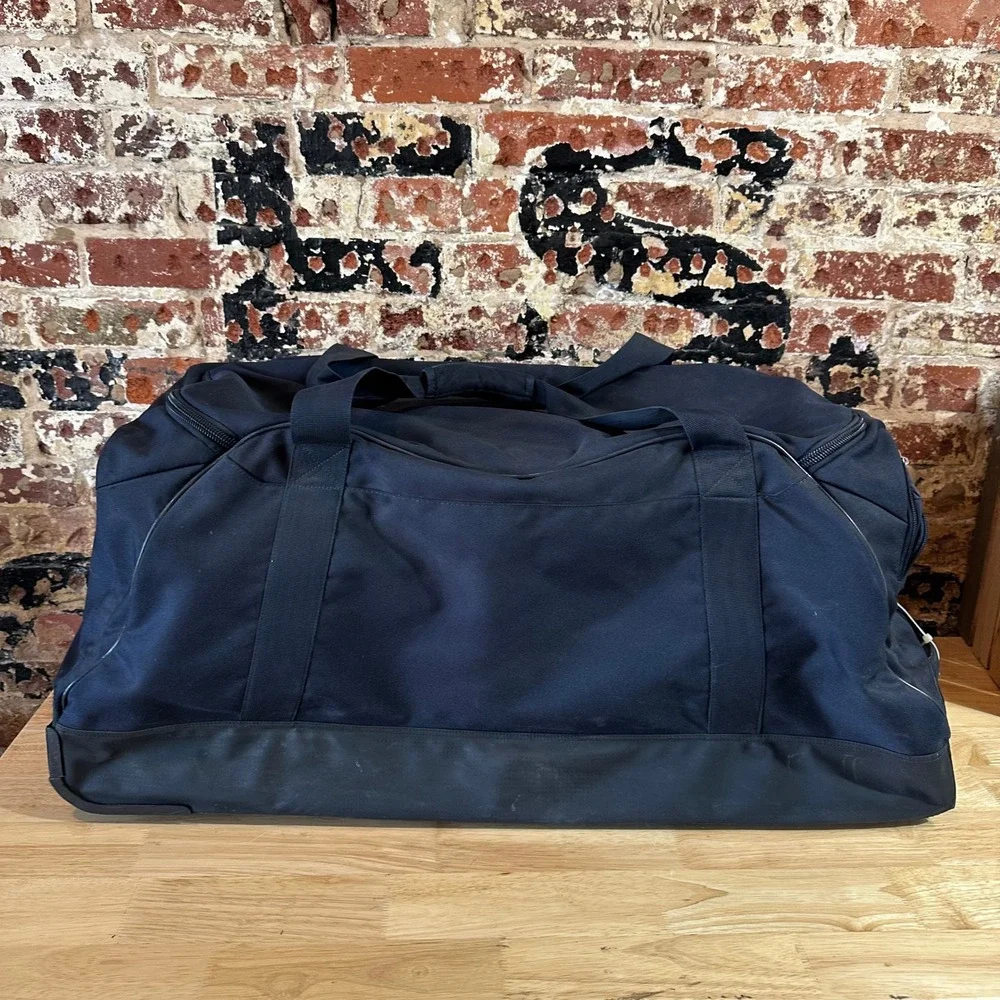 Nike USA Basketball Rolling Duffle Luggage Large Wheeled Travel Bag Blue